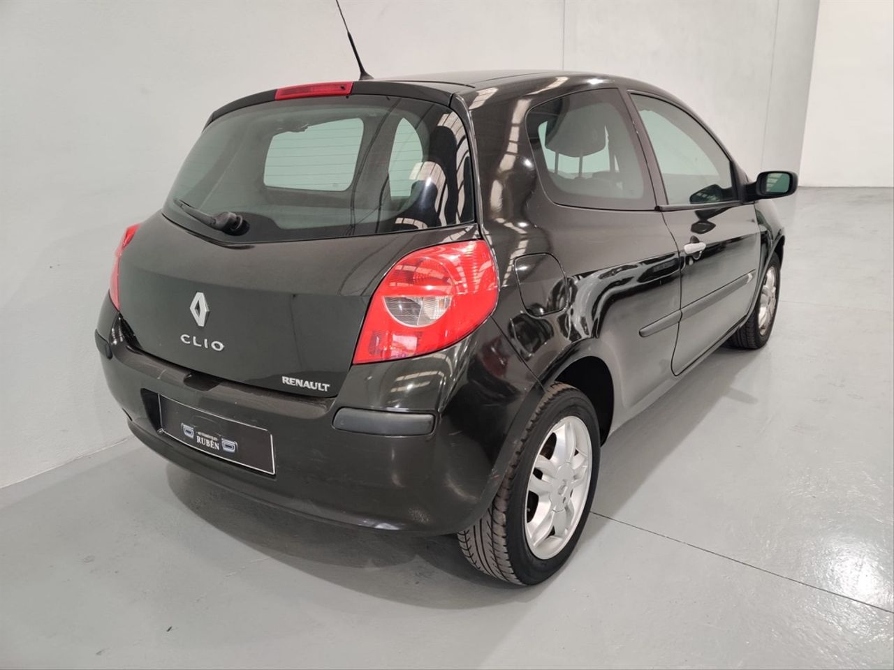 RENAULT Clio64258757833729124