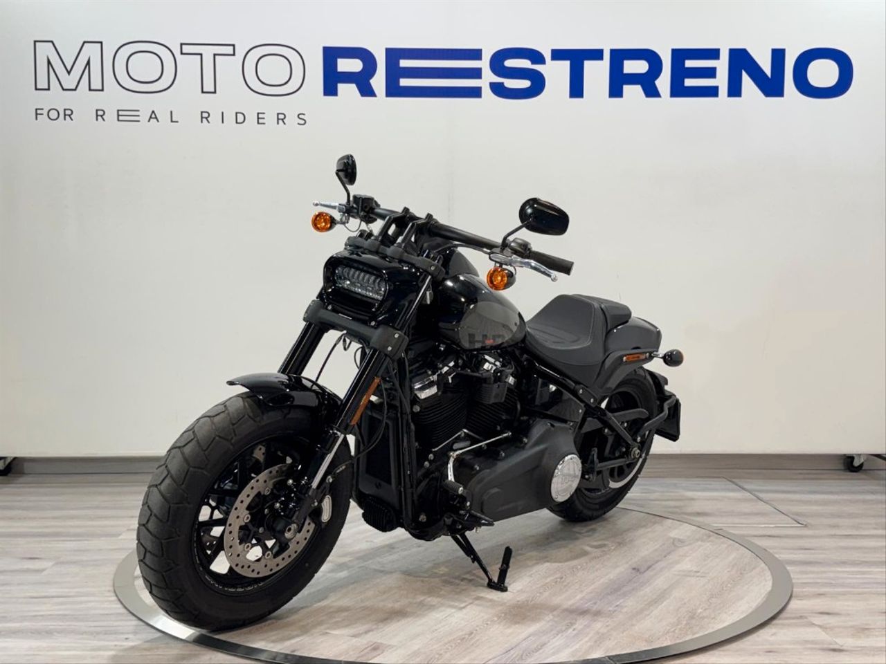 Ver moto HARLEY DAVIDSON FAT BOB114