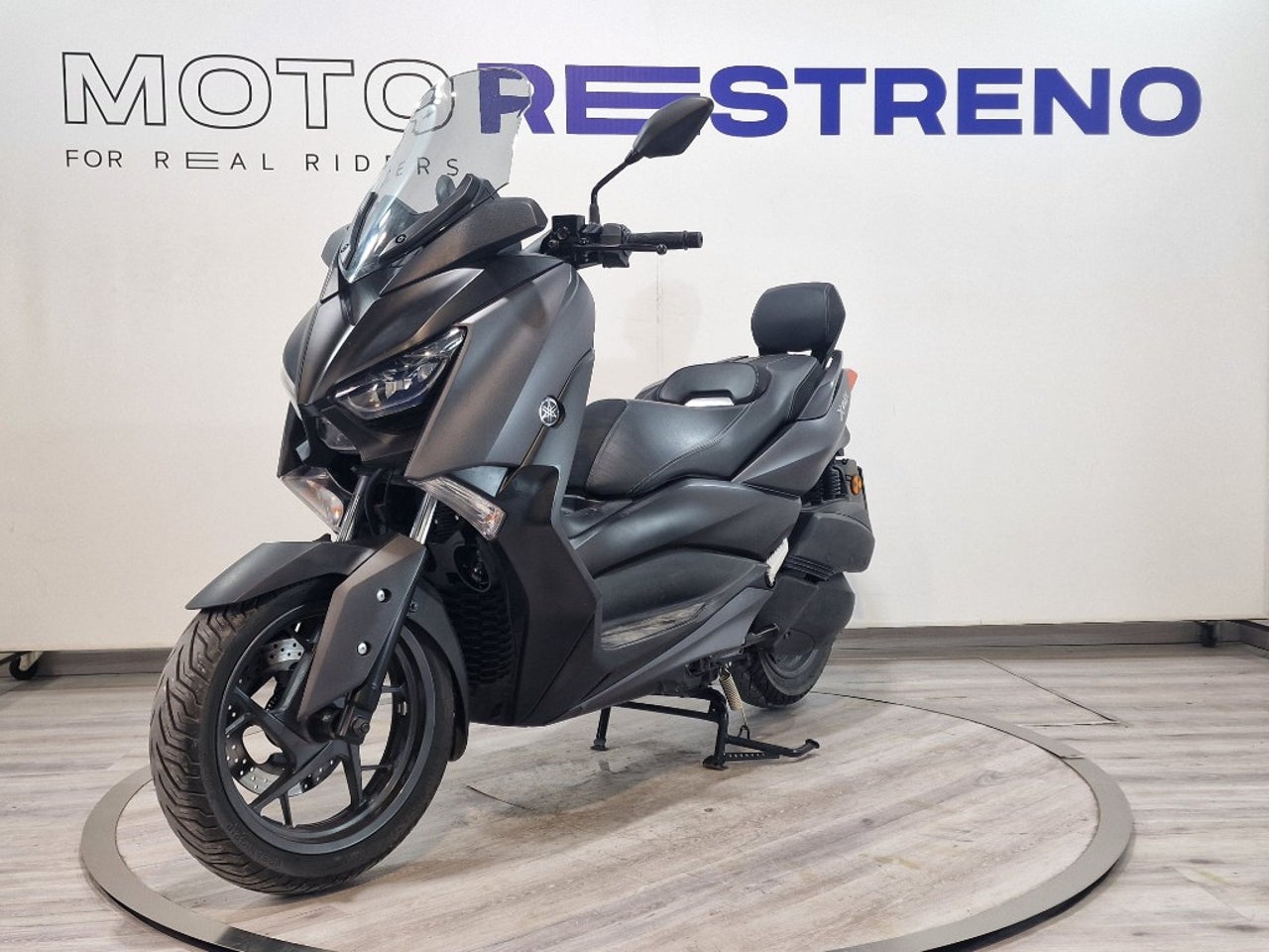Ver moto YAMAHA XMAX 300