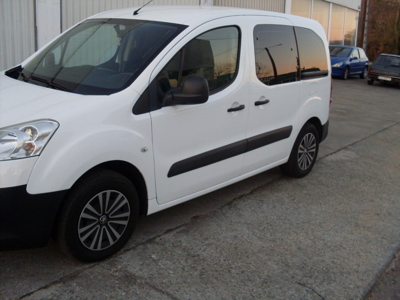 PEUGEOT Partner64270057463299124