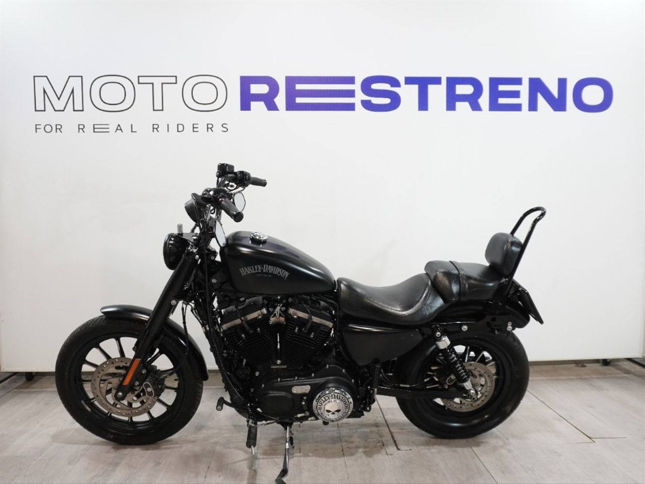 Ver moto HARLEY DAVIDSON SPORTSTER 883Iron