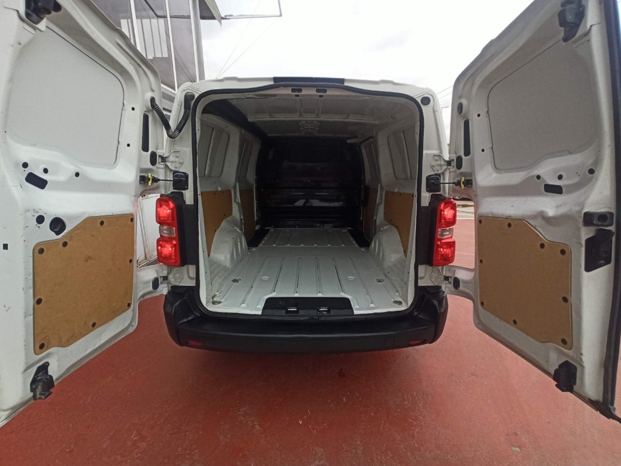 bg