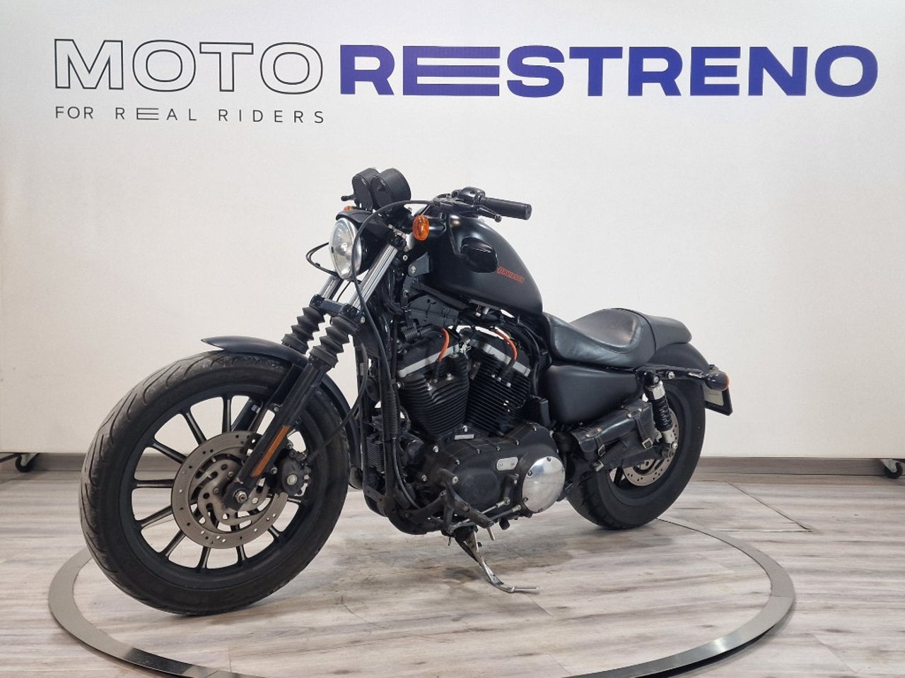 Ver moto HARLEY DAVIDSON SPORTSTER 883Iron