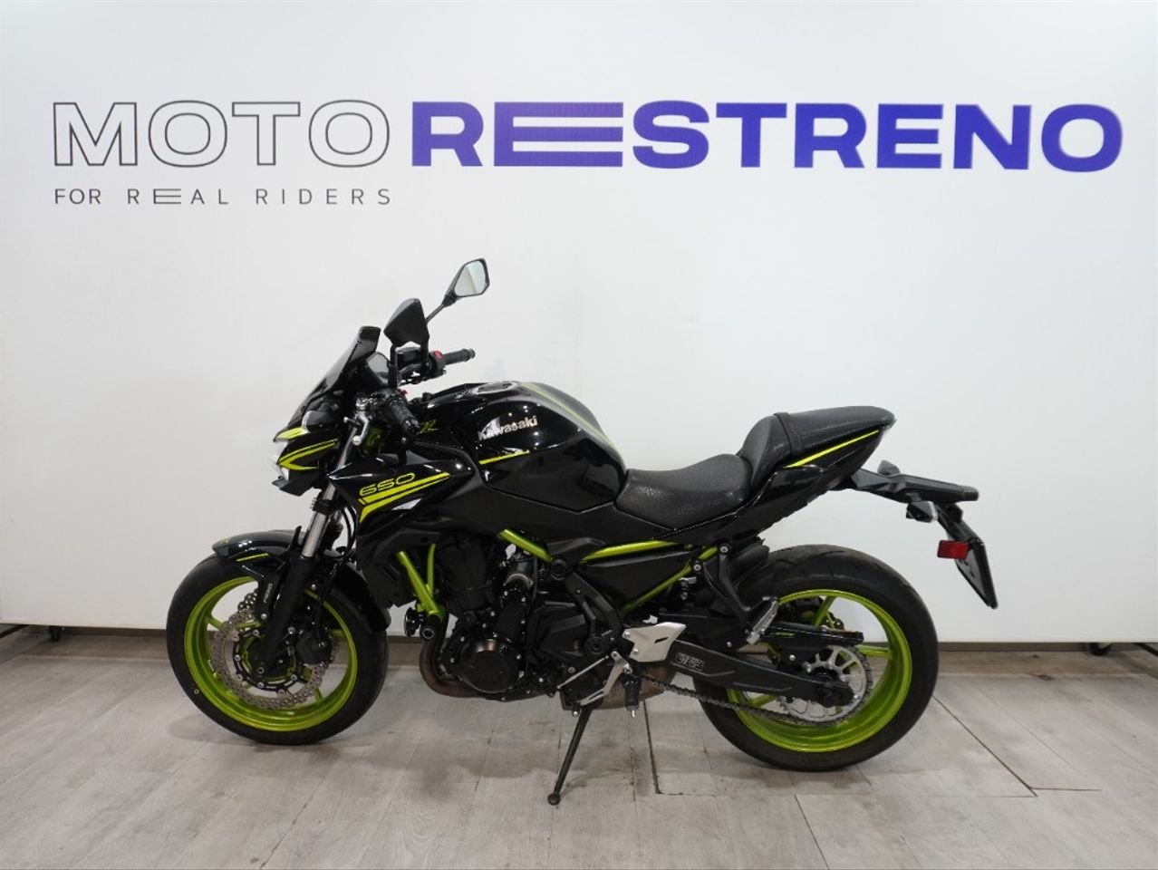 Ver moto KAWASAKI Z 650Performance
