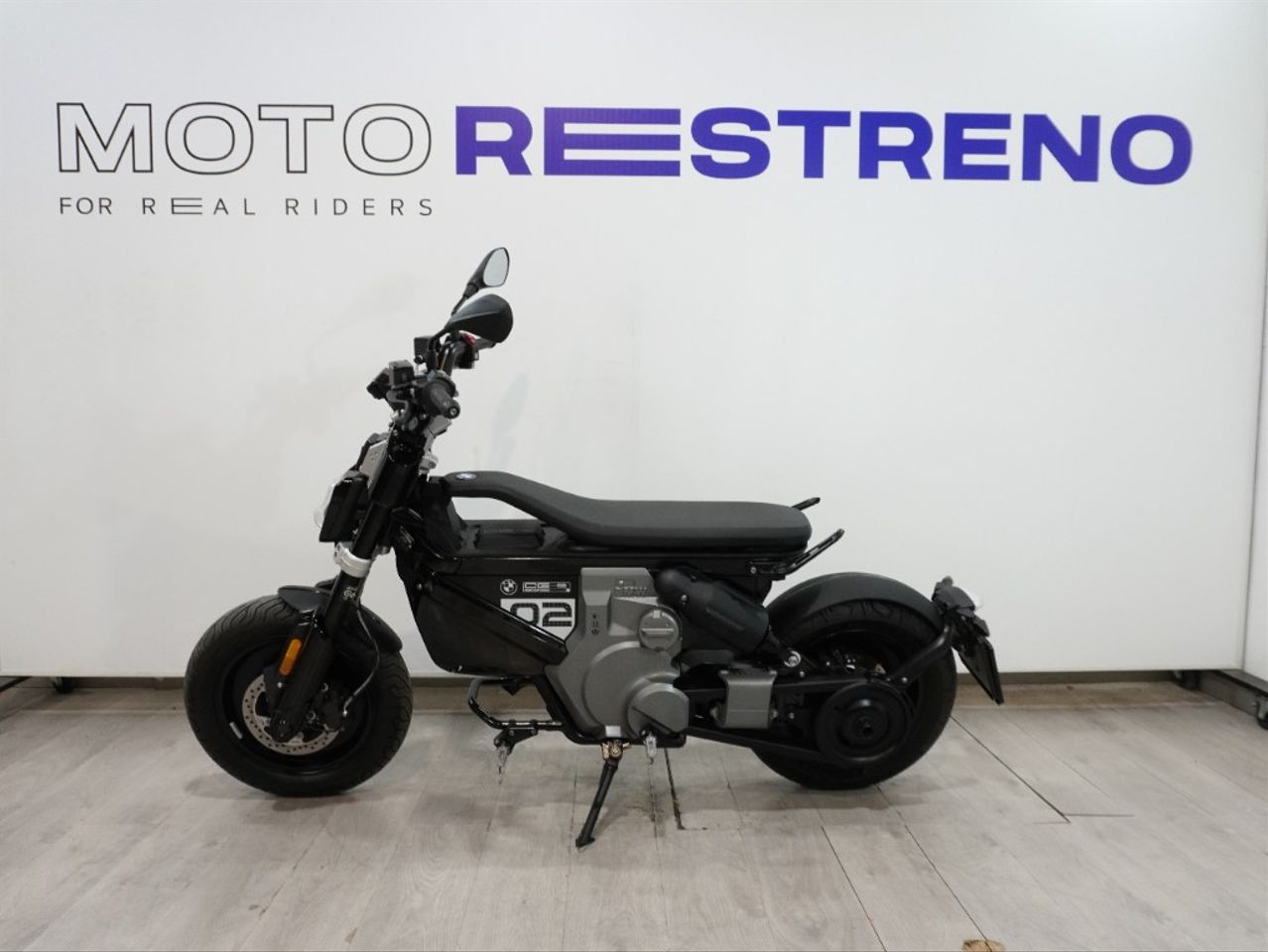 Ver moto BMW CE 02