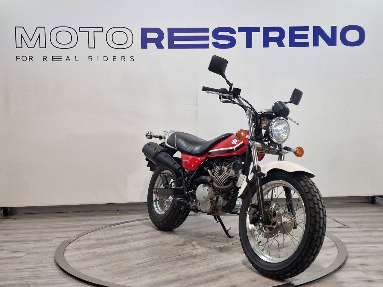 Ver moto SUZUKI VANVAN 125