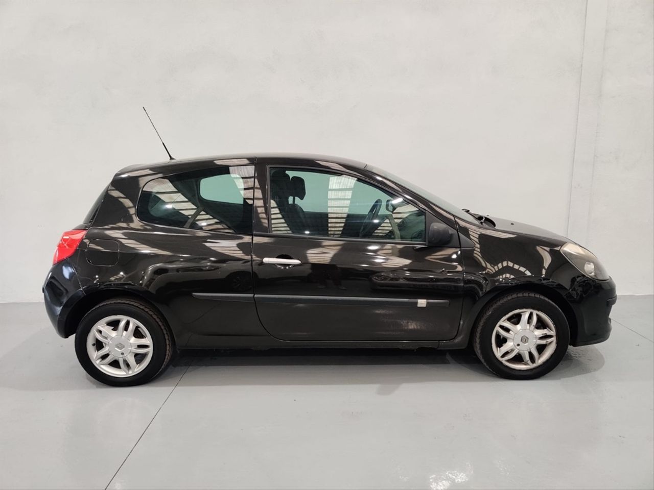 RENAULT Clio64258757833729122