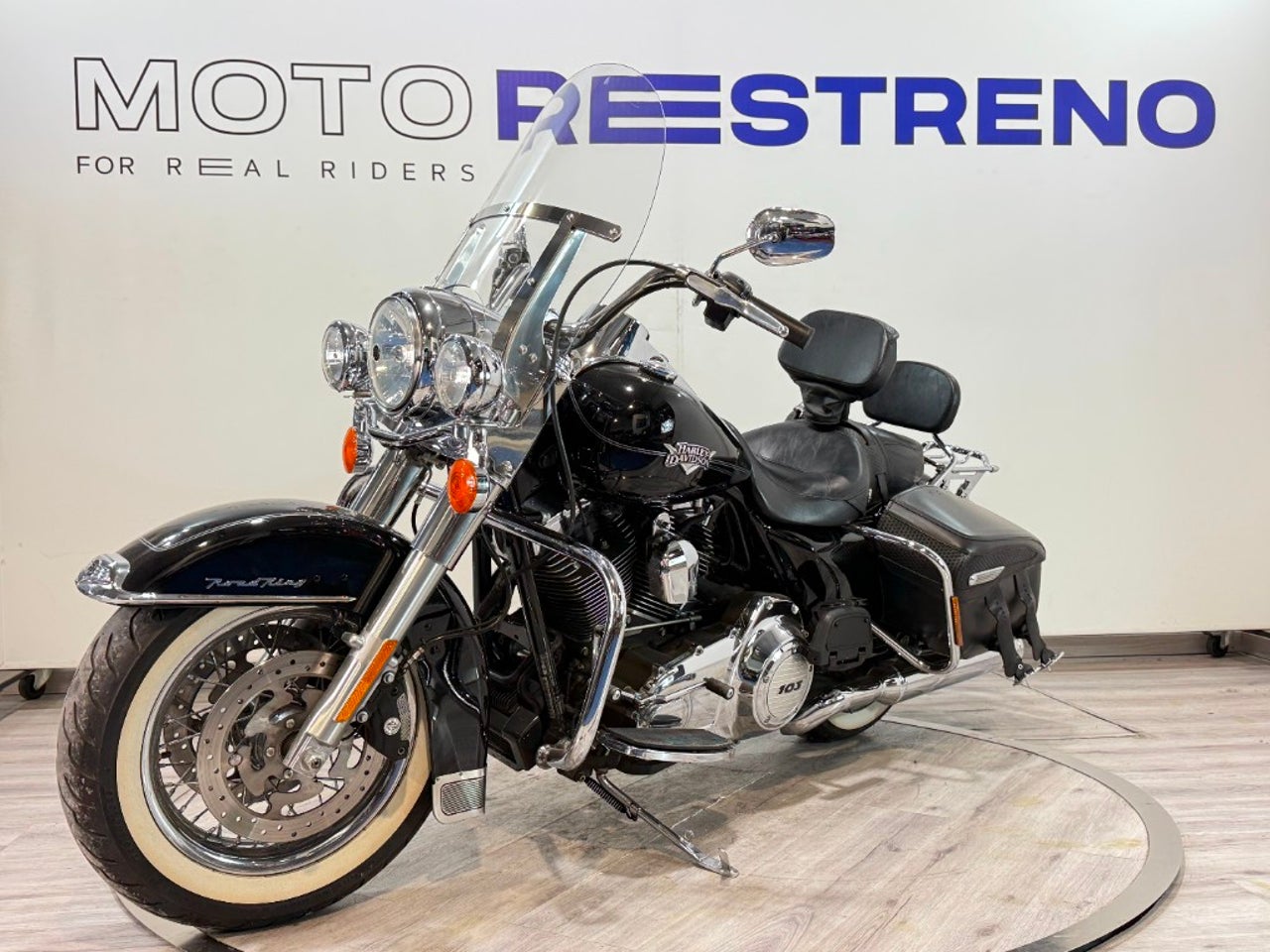 Ver moto HARLEY DAVIDSON TOURING ROAD KING CLASSIC