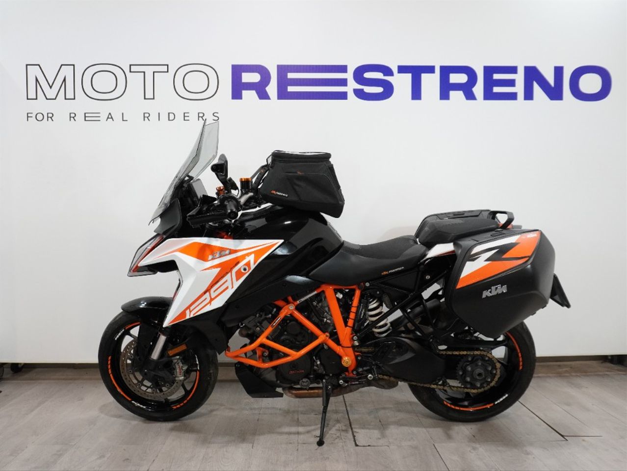 Ver moto KTM 1290 SUPER DUKE GT