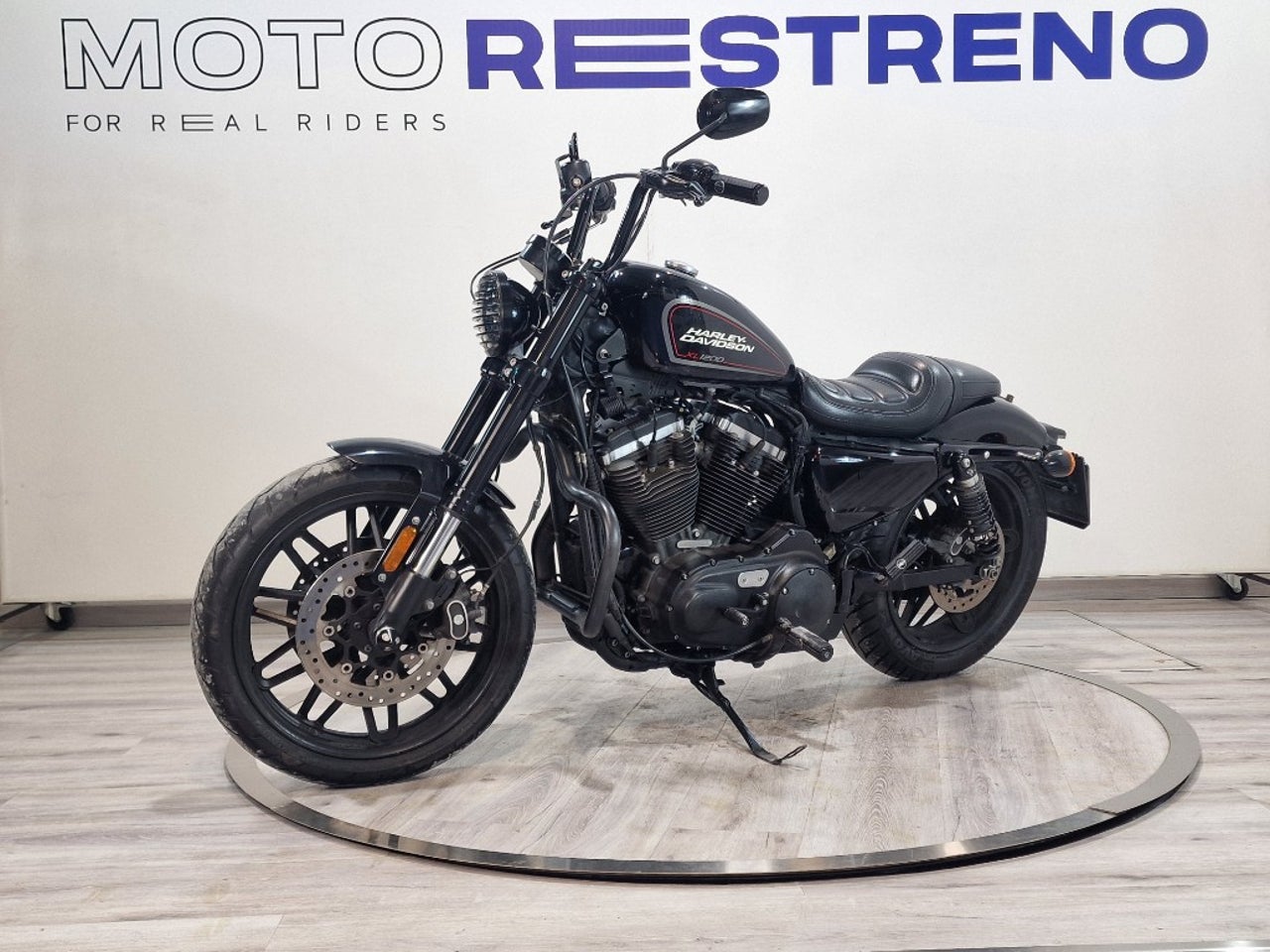 Ver moto HARLEY DAVIDSON SPORTSTER 1200Roadster