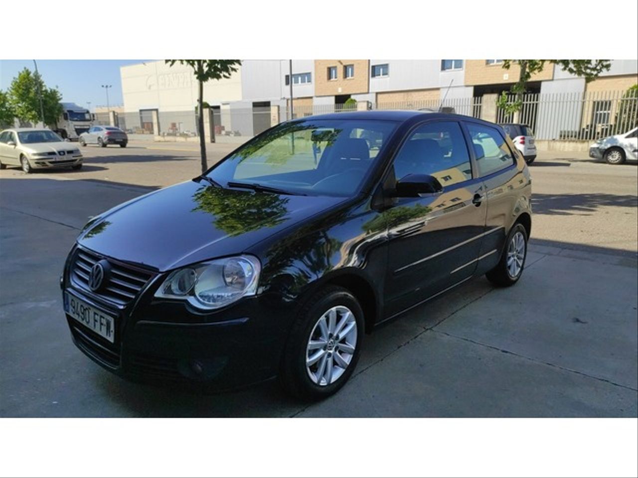 VOLKSWAGEN Polo