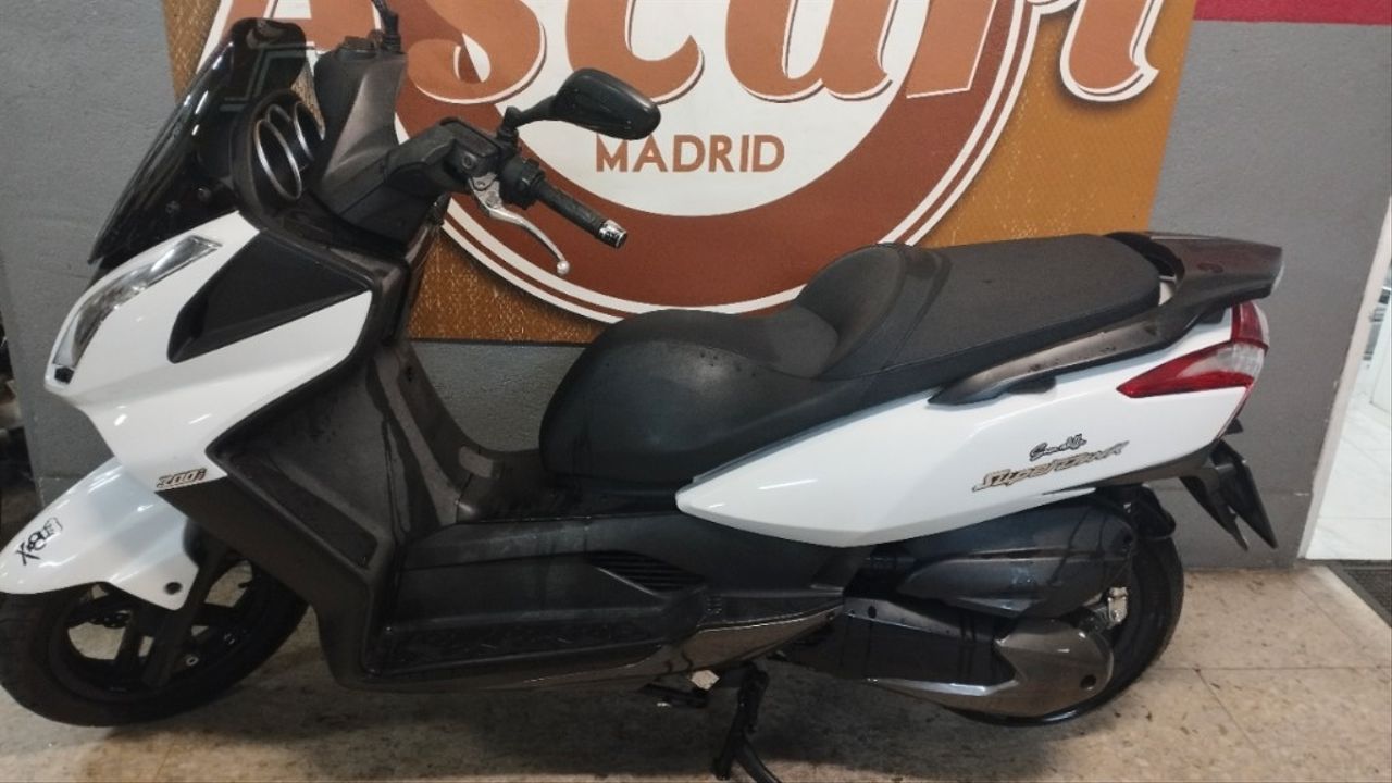 KYMCO Super Dink 300i