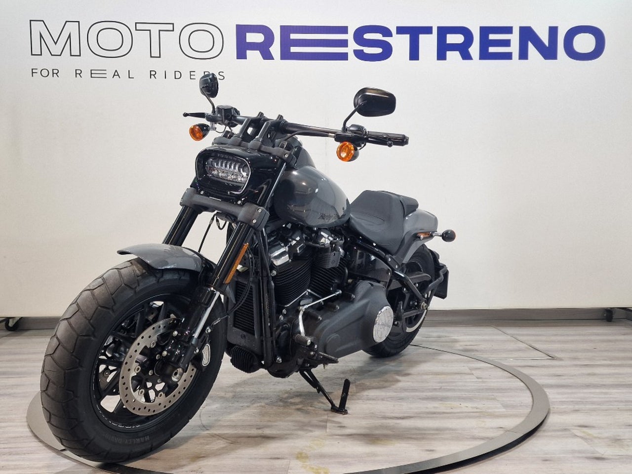 Ver moto HARLEY DAVIDSON FAT BOB114