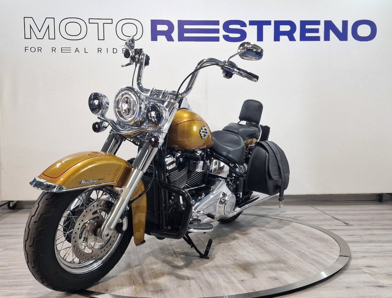 Ver moto HARLEY DAVIDSON HERITAGE CLASSIC