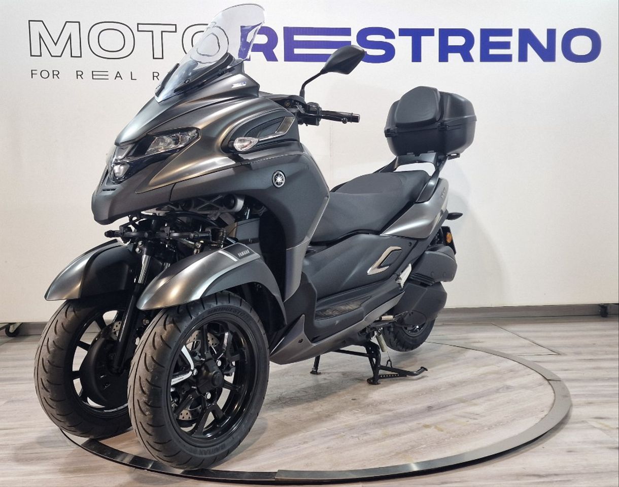 Ver moto YAMAHA TRICITY300