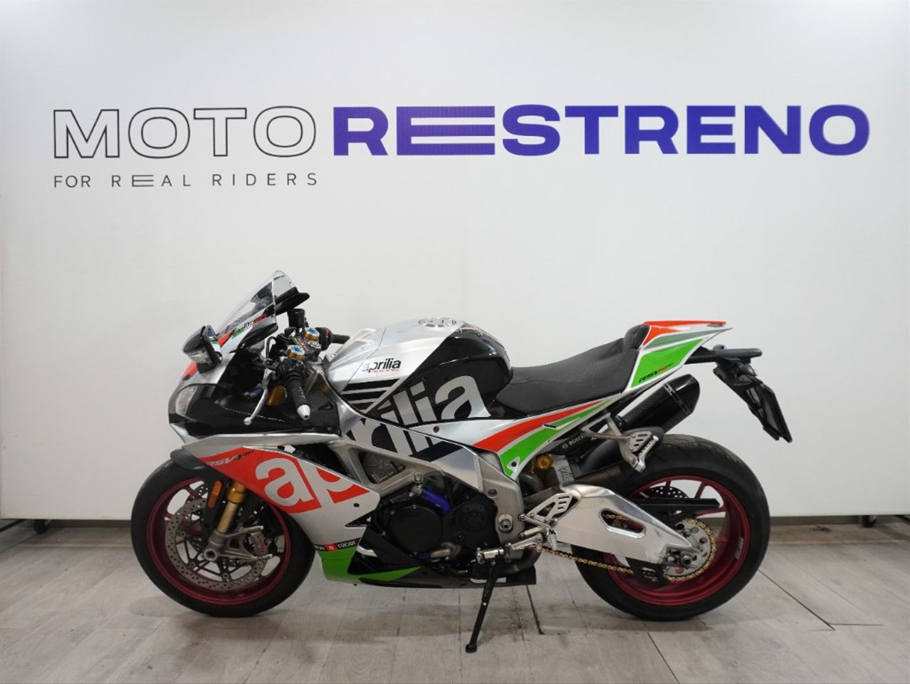 Ver moto APRILIA RSV4 RF