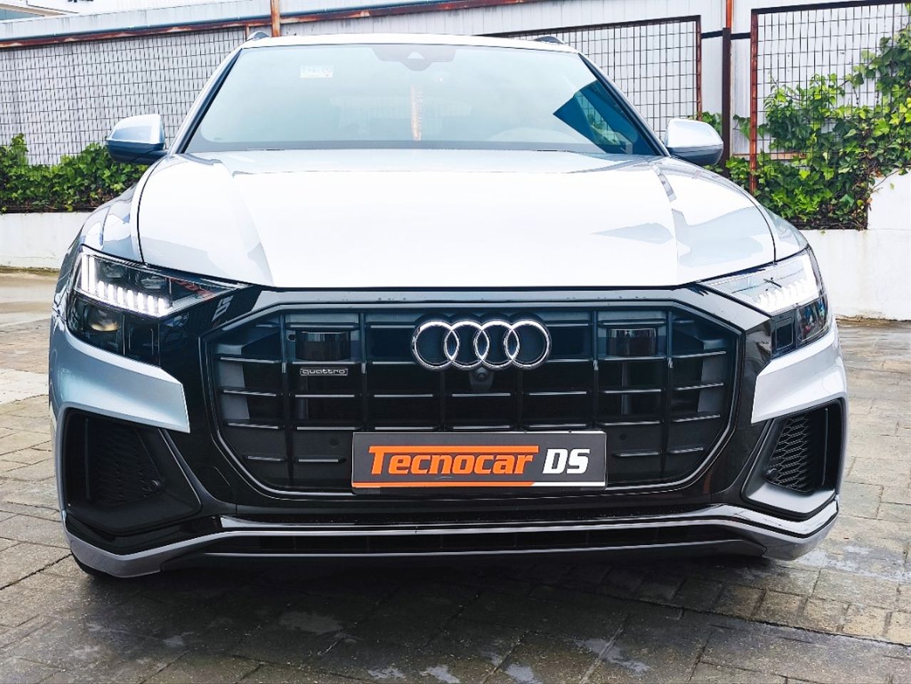 AUDI Q863844646438275121