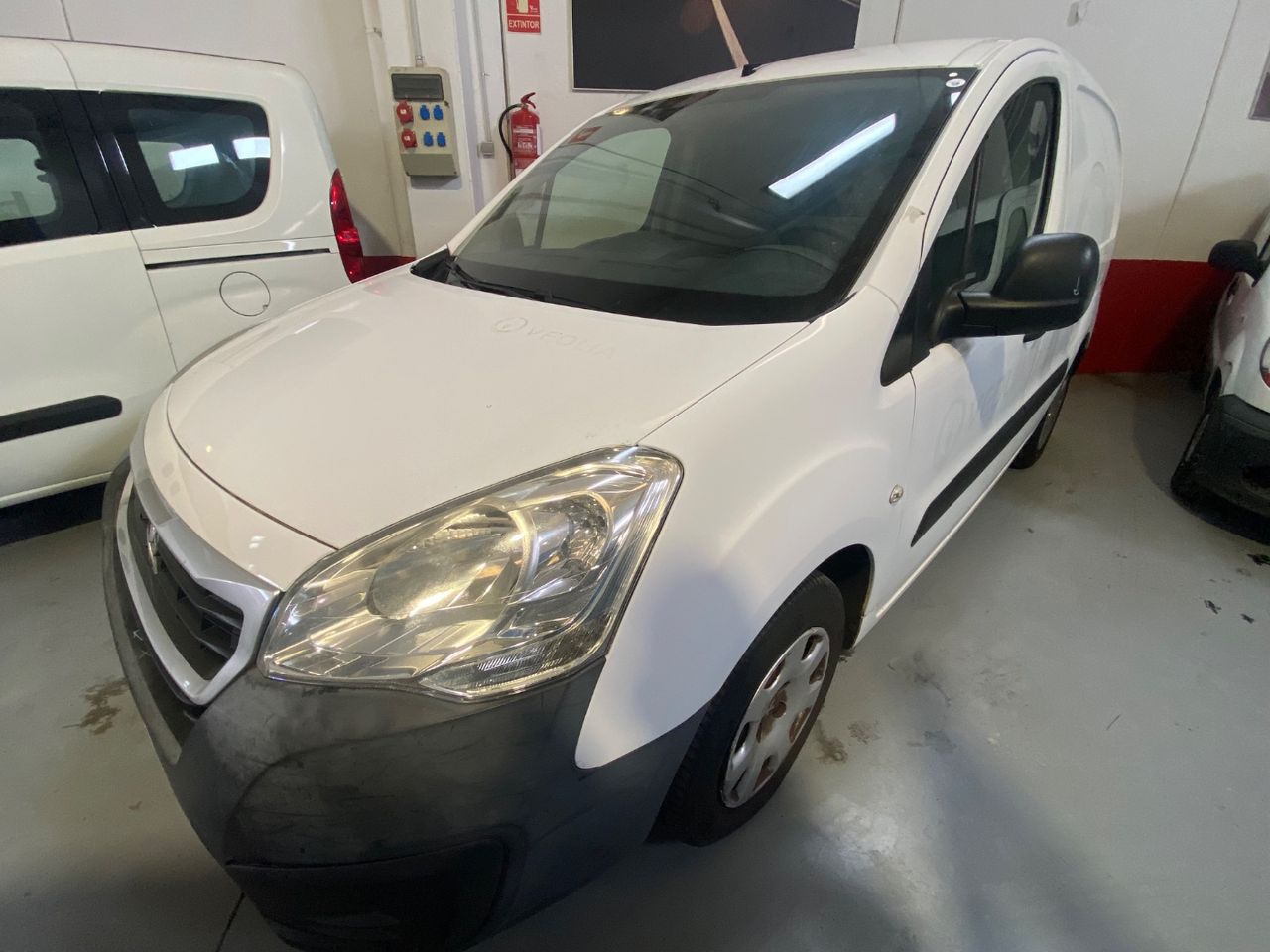 PEUGEOT Partner