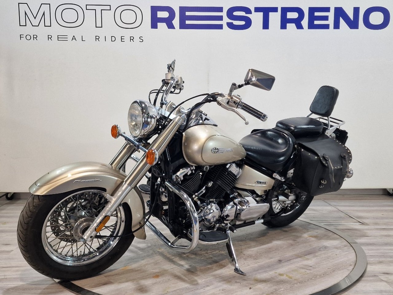 Ver moto YAMAHA XVS 650 A DRAG STAR CLASSIC