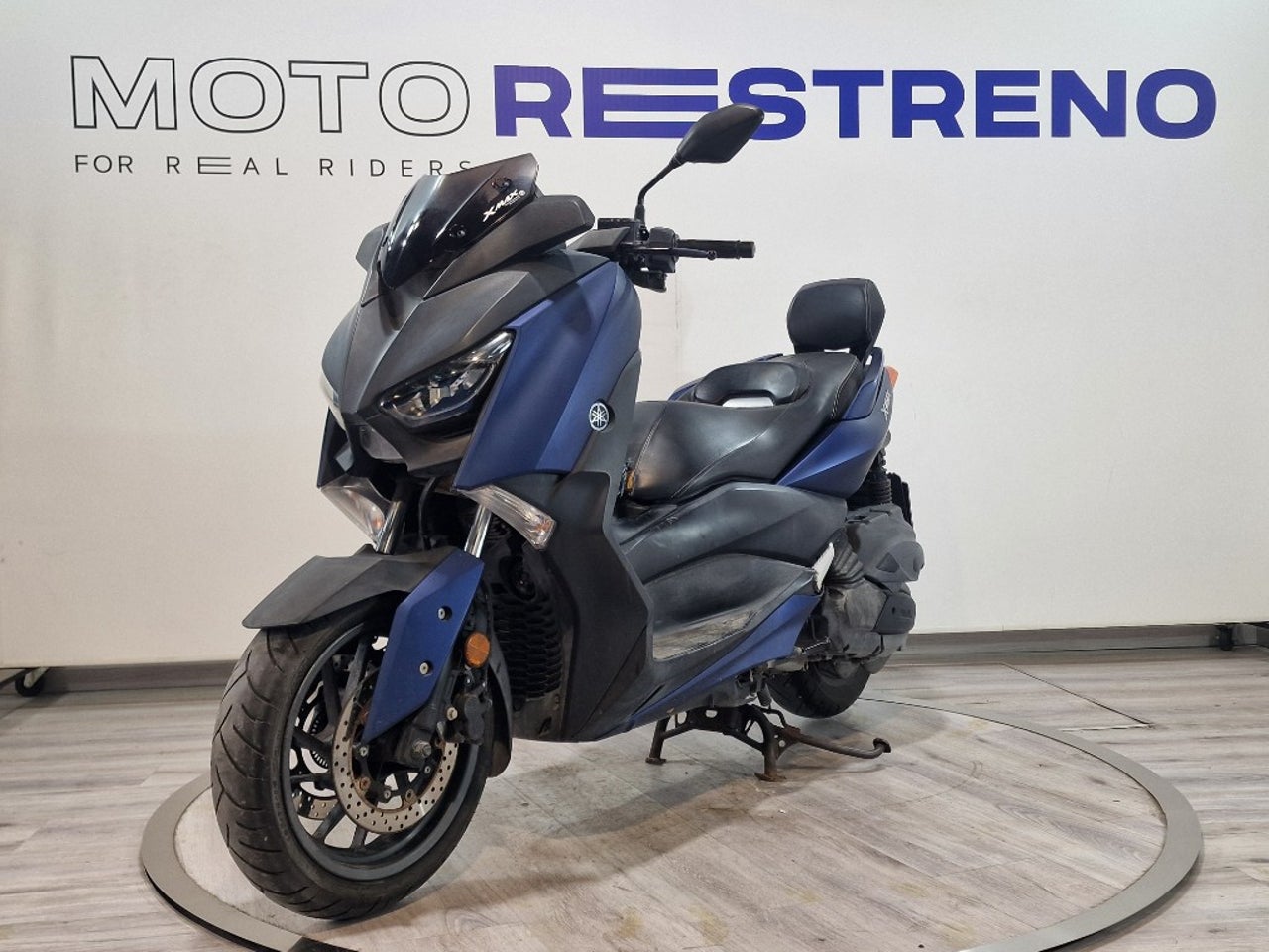 Ver moto YAMAHA XMAX 400