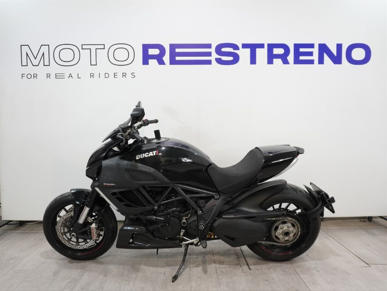 Ver moto DUCATI DIAVEL 1198