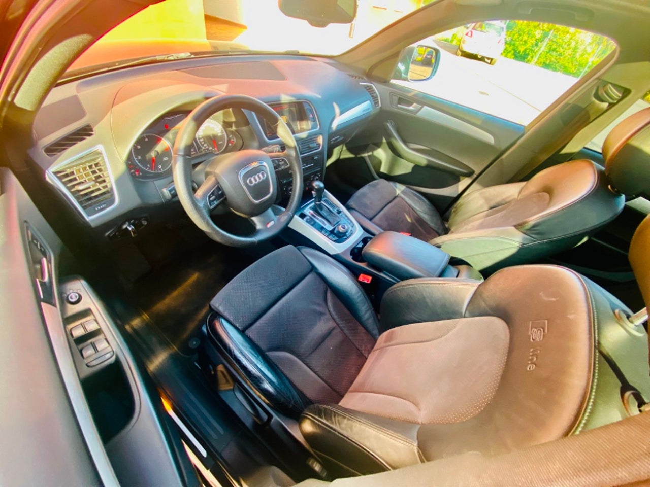 AUDI Q564270636418691124
