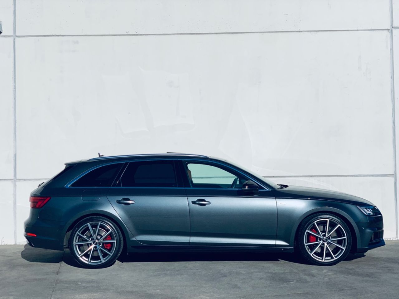 AUDI A464270636936067122