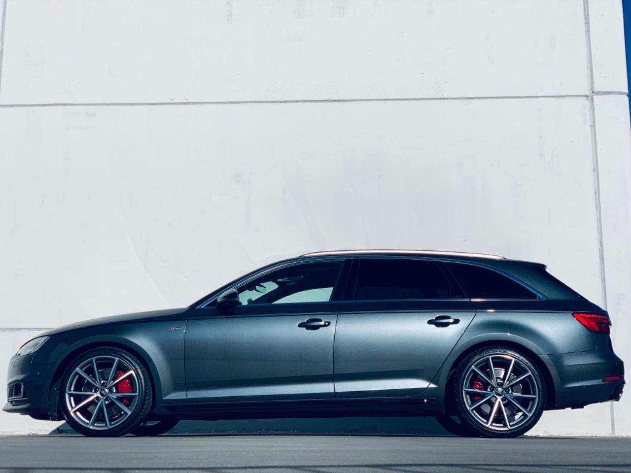 AUDI A464270636936067124