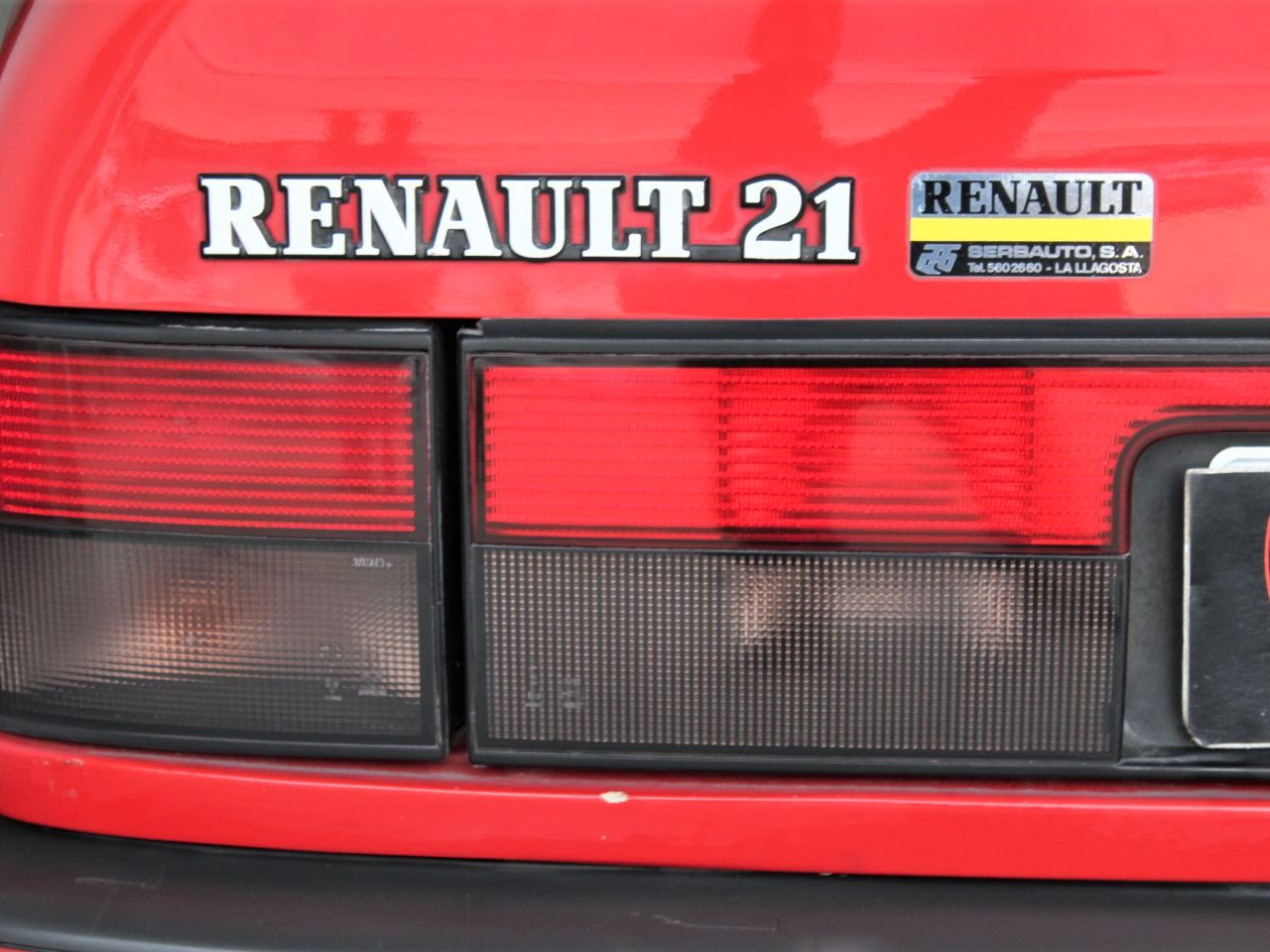RENAULT R21
