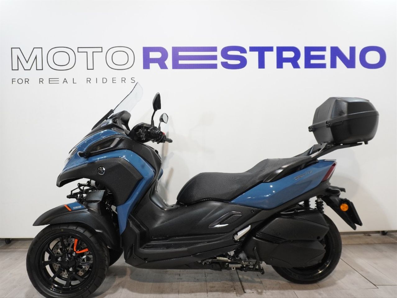 Ver moto YAMAHA TRICITY300