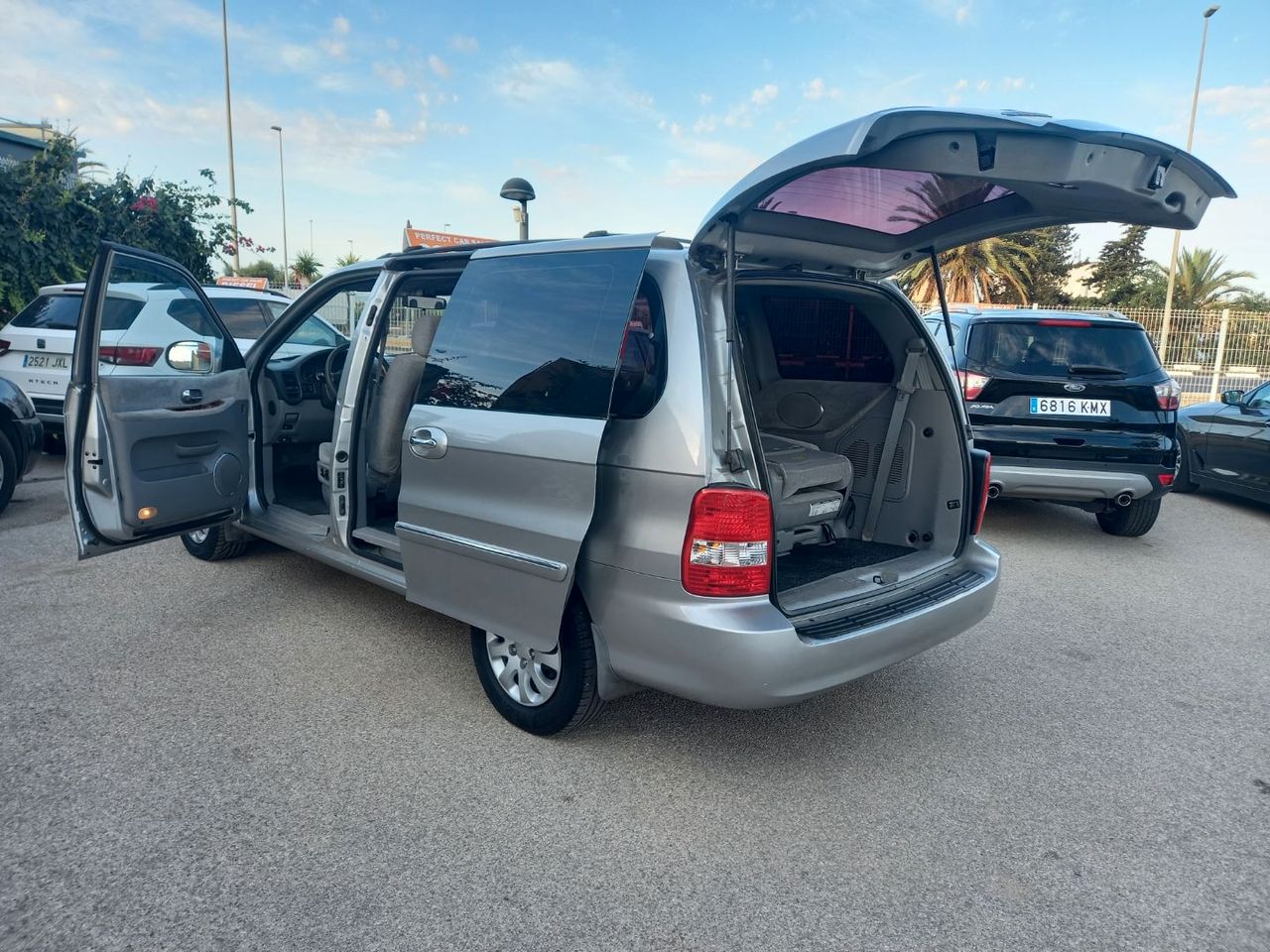 KIA Carnival63845152244865121