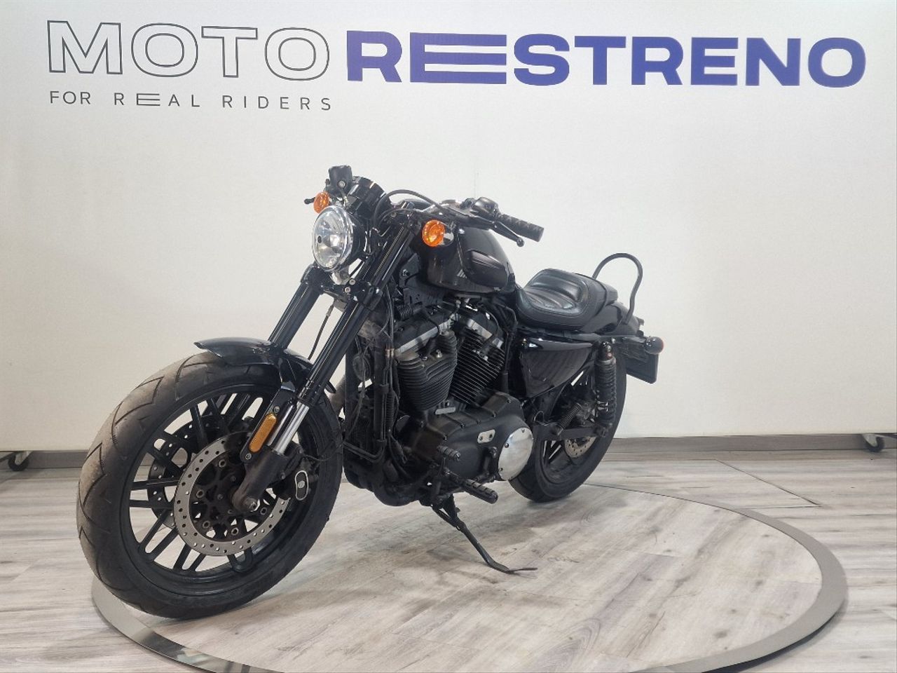 Ver moto HARLEY DAVIDSON SPORTSTER 1200Roadster
